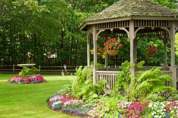 Backyard Landscaping Service in Vancouver